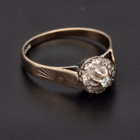 18k Gold Diamond Cluster Ring