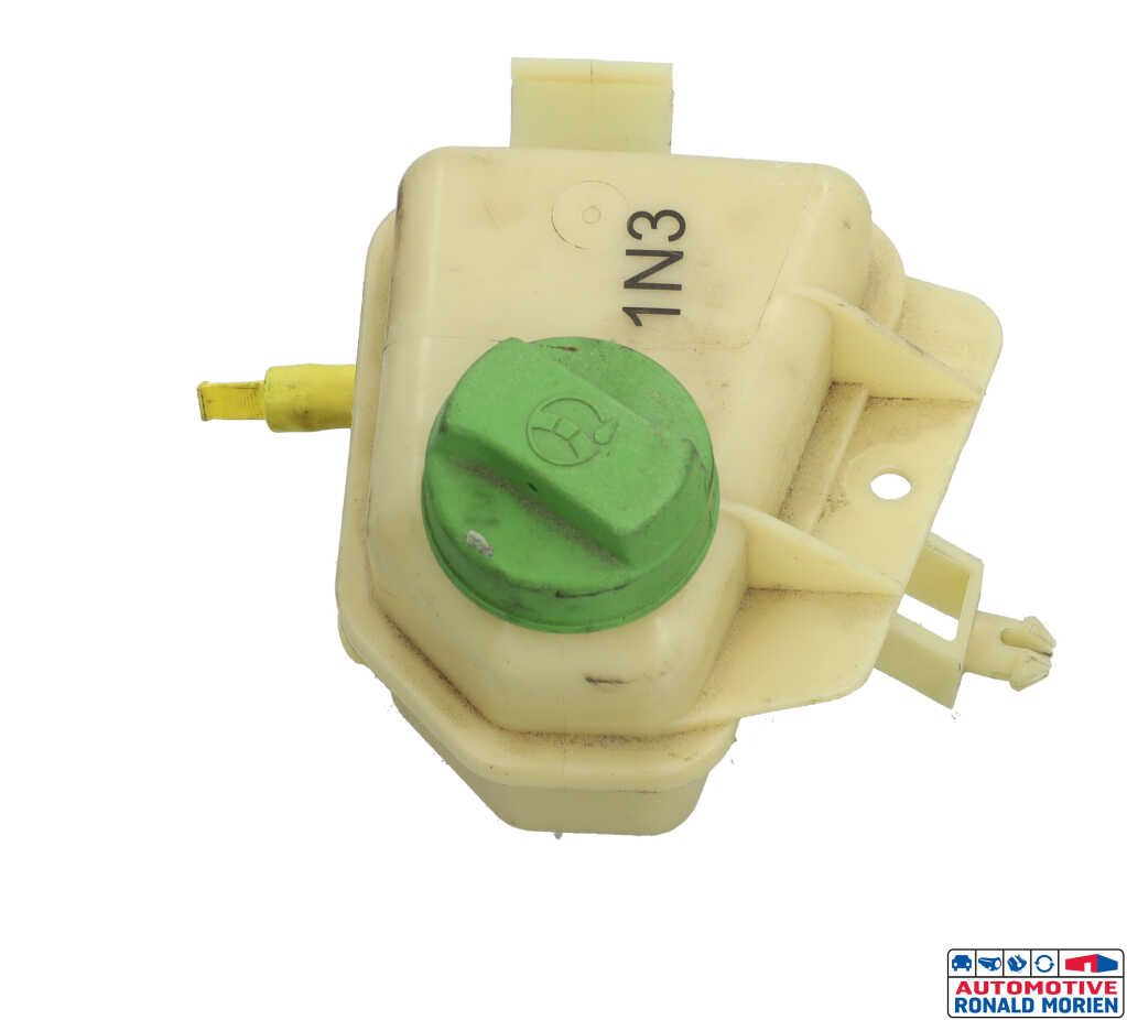 Used Power steering fluid reservoir Volkswagen Transporter T6 2.0 TDI 199 4Motion Price € 36,30 Inclusive VAT offered by Automaterialen Ronald Morien B.V.