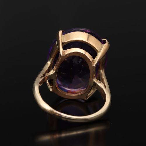 9ct Gold Amethyst Ring image-5