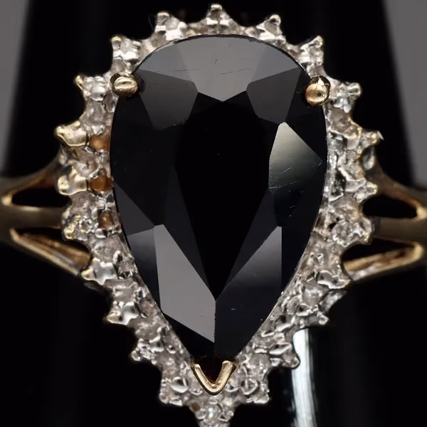 9ct Yellow Gold Sapphire & Diamond Ring