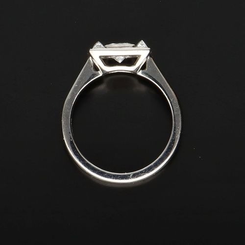 Platinum Diamond Ring image-6