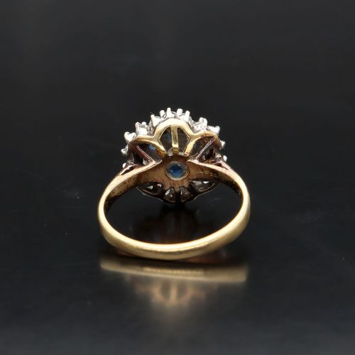 Vintage 18ct Gold Sapphire and Diamond Cluster Ring image-4