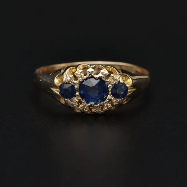 18ct Yellow Gold Sapphire Ring