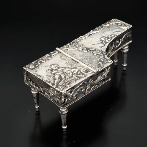 Victorian Novelty Silver Piano Vesta Case image-1