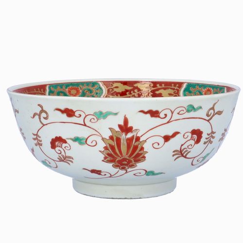 19th Century Japanese Porcelain Bowl image-3