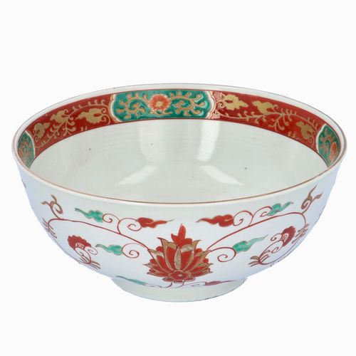 19th Century Japanese Porcelain Bowl image-1