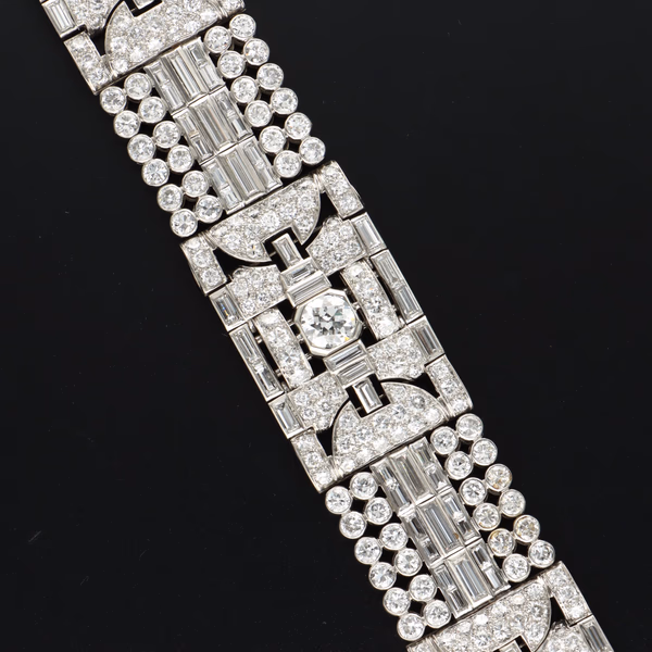 Exquisite Art Deco Platinum and Natural Diamond Bracelet