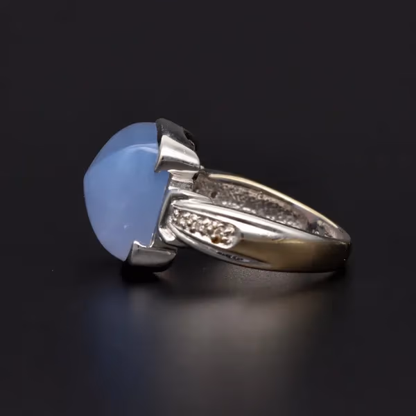 18ct White Gold Diamond & Chalcedony Ring
