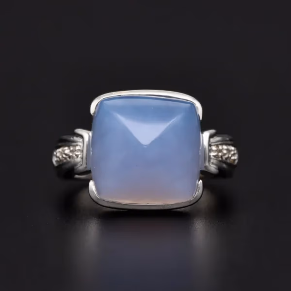 18ct White Gold Diamond & Chalcedony Ring