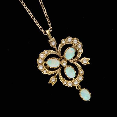 9ct Gold Opal and Pearl Pendant image-5