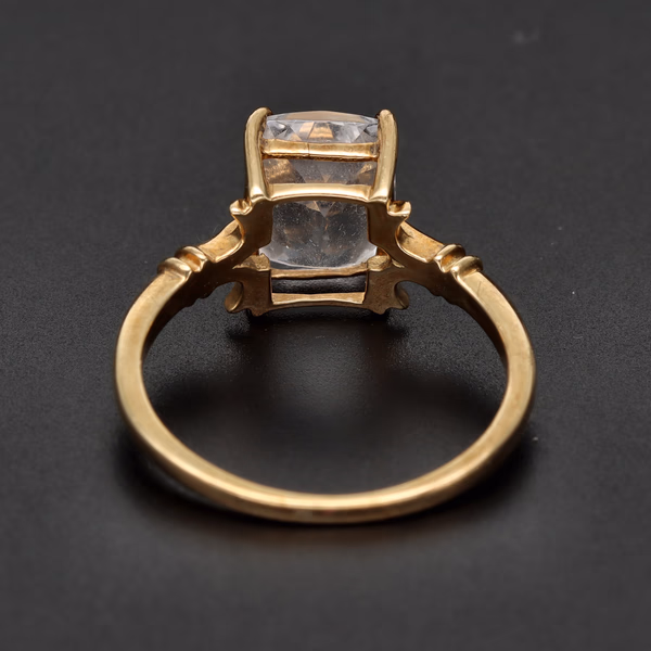 9ct Yellow Gold & 2.2ct Topaz Ring