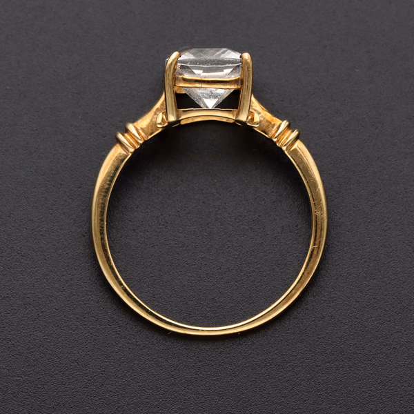 9ct Yellow Gold & 2.2ct Topaz Ring