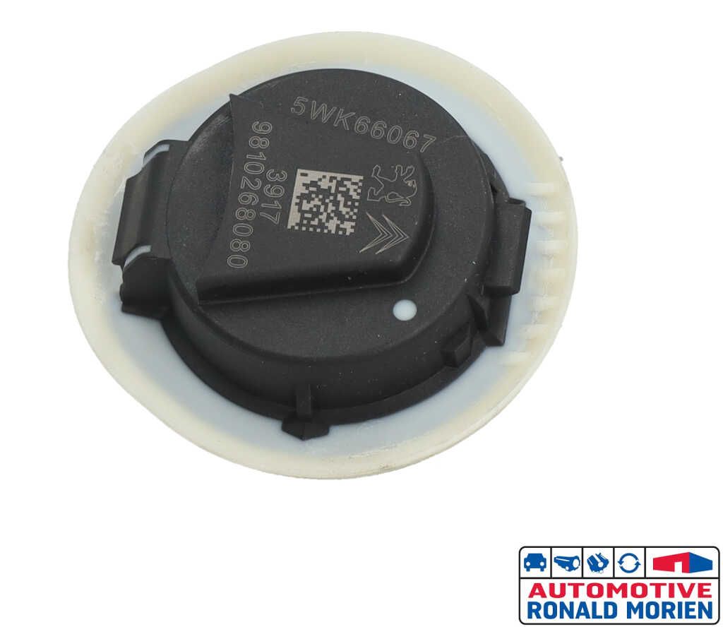 Used Airbag sensor Peugeot 3008 II (M4/MC/MJ/MR) 1.2 12V e-THP PureTech 130 Price € 19,00 Margin scheme offered by Automaterialen Ronald Morien B.V.