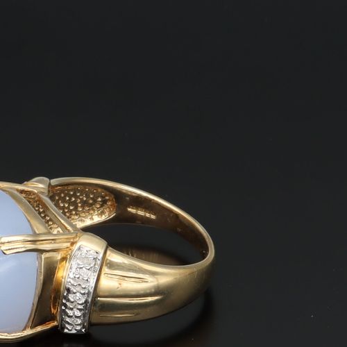 9ct Gold Diamond and Chalcedony Ring image-5