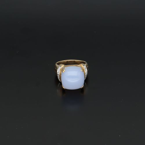 9ct Gold Diamond and Chalcedony Ring image-2