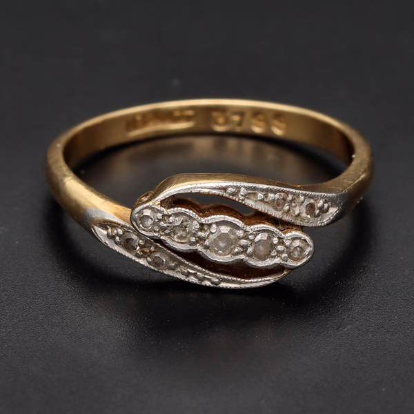 18ct Yellow Gold Diamond Crossover Ring
