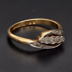 18ct Yellow Gold Diamond Crossover Ring