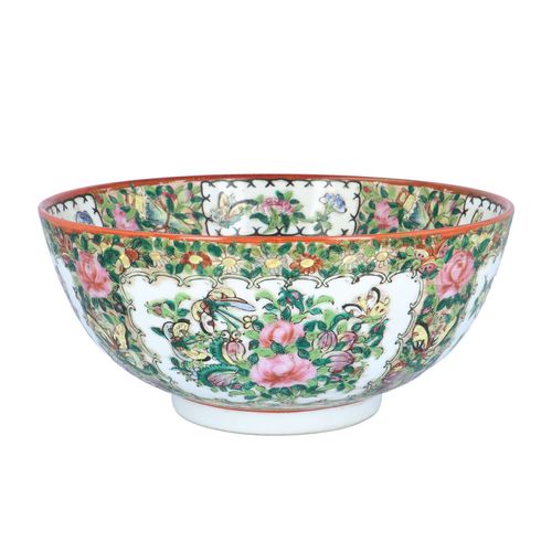 Late 19th Century Chinese Canton Famille Rose Bowl image-1