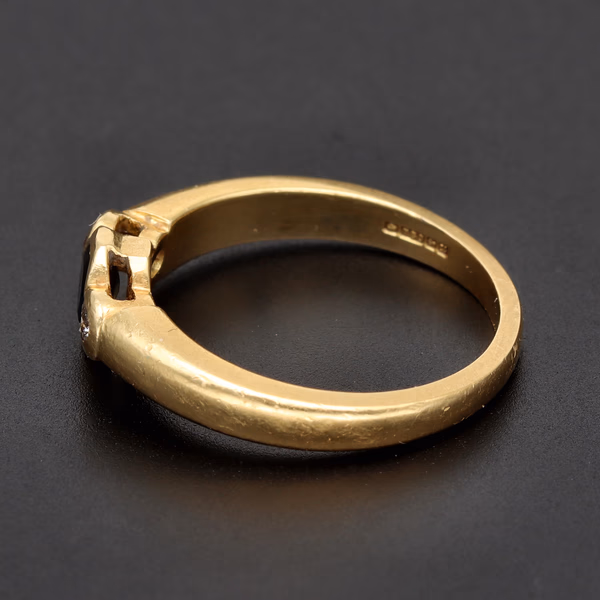 Vintage 1969 Birmingham 18ct Yellow Gold Sapphire & Diamond Ring
