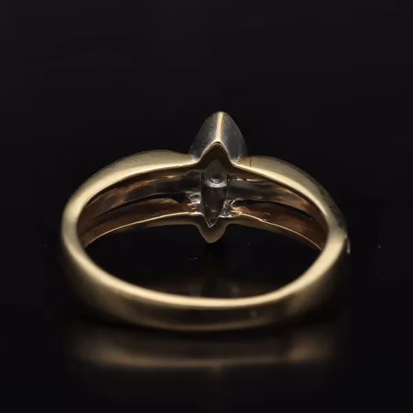 Gold Art Deco Design Diamond Ring