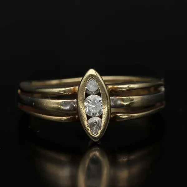 Gold Art Deco Design Diamond Ring