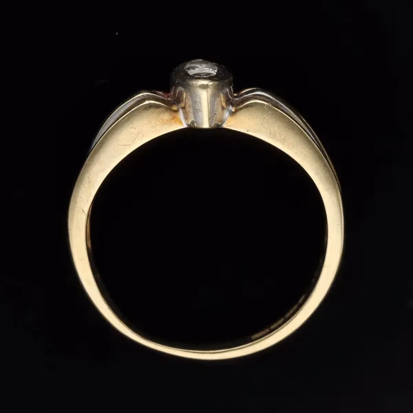 Gold Art Deco Design Diamond Ring