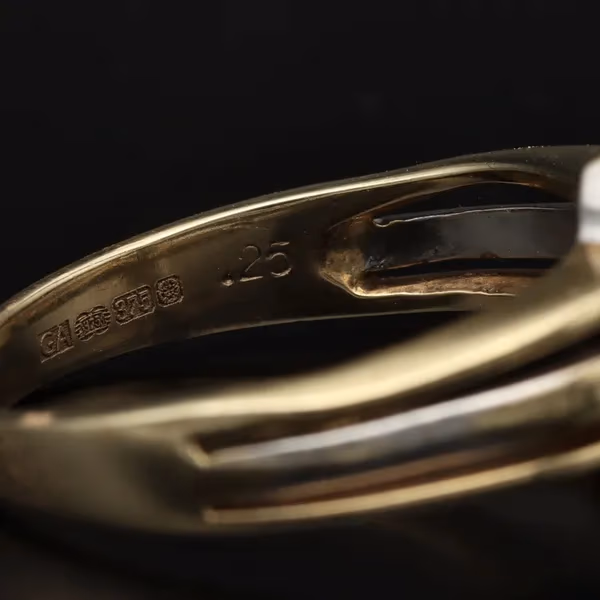 Gold Art Deco Design Diamond Ring
