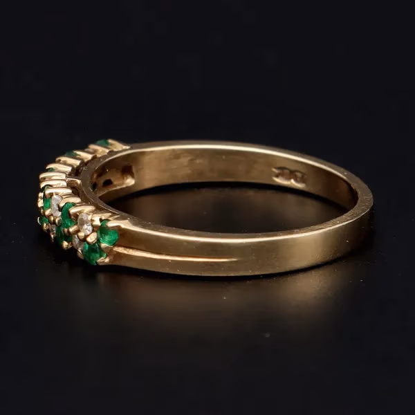 9ct Gold Diamond and Emerald Ring