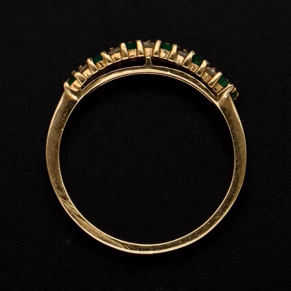 9ct Gold Diamond and Emerald Ring