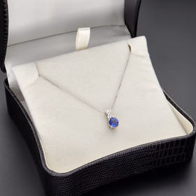 18ct White Gold 1ct Cornflower Blue Oval Cut Sapphire & Diamond Pendant Necklace