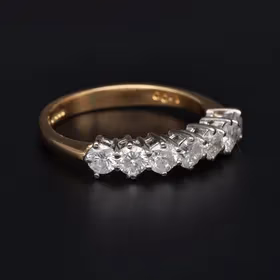 18ct Yellow Gold Diamond Ring