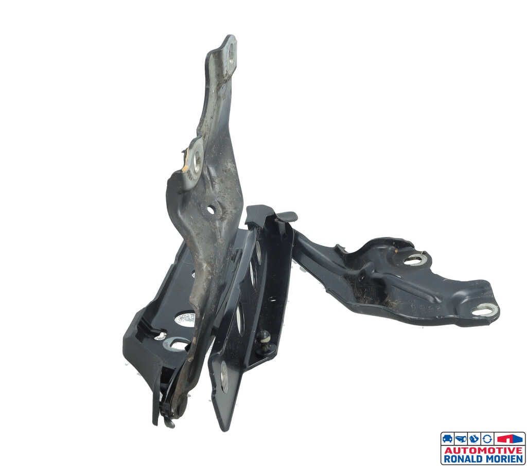 Used Bonnet Hinge Audi A6 (C7) 2.0 TDI 16V Price € 45,00 Inclusive VAT offered by Automaterialen Ronald Morien B.V.