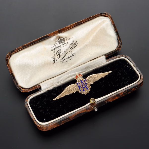 9ct Gold RAF Sweetheart Brooch