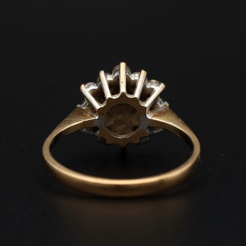 9ct Gold Diamond Cluster Ring image-5