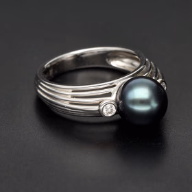 18ct White Gold Cultured Pearl and Diamond Ring
