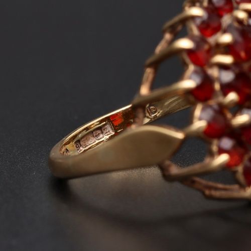 9ct Gold Large Garnet Cluster Ring image-4