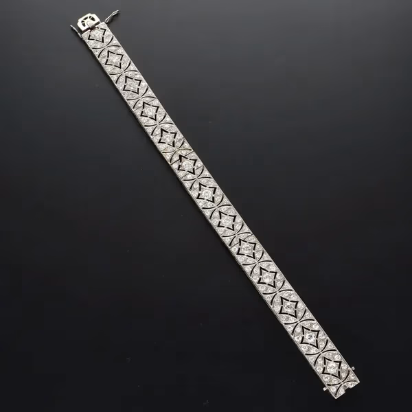 French Belle Epoque Platinum and Old Cut Diamonds Bracelet