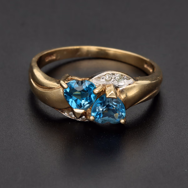 Unusual 9ct Gold Heart Shaped Topaz Diamond Ring