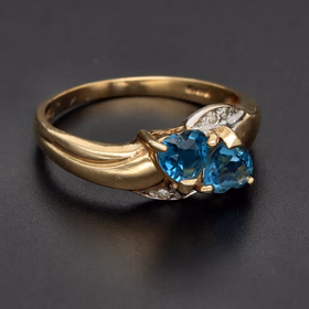 Unusual 9ct Gold Heart Shaped Topaz Diamond Ring