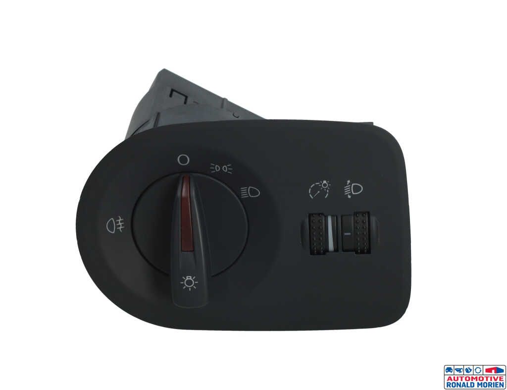 Usados Interruptor de luz Seat Ibiza IV SC (6J1) 1.4 TDI Precio € 24,00 Norma de margen ofrecido por Automaterialen Ronald Morien B.V.