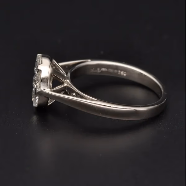 18ct White Gold Diamond Ring