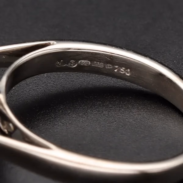 18ct White Gold Diamond Ring