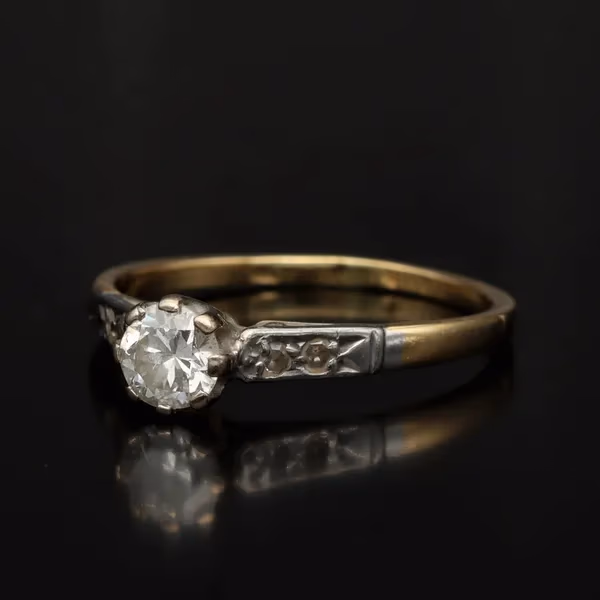 18ct Yellow Gold Diamond Solitaire Ring