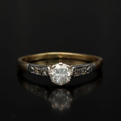 18ct Yellow Gold Diamond Solitaire Ring image-2
