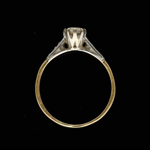 18ct Yellow Gold Diamond Solitaire Ring image-6