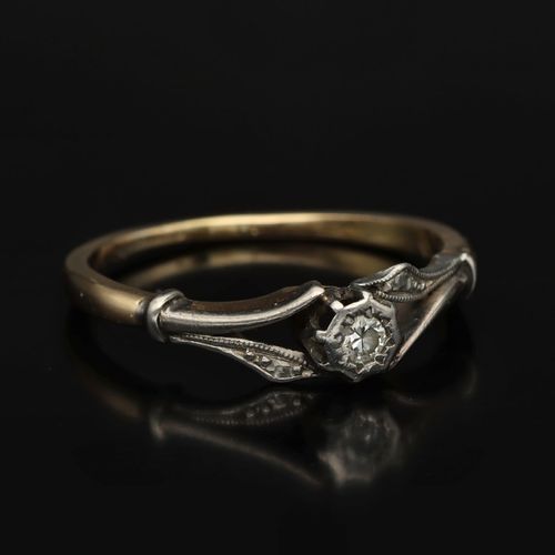 Antique 18ct Gold Diamond Ring image-1