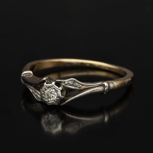 Antique 18ct Gold Diamond Ring image-3
