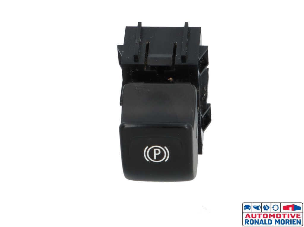 Used Parking brake switch Opel Astra K 1.0 Turbo 12V Price € 10,00 Margin scheme offered by Automaterialen Ronald Morien B.V.