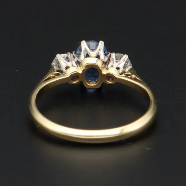 18ct Gold Sapphire and Diamond Ring