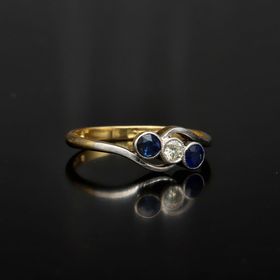Antique 18ct Gold Sapphire and Diamond Ring